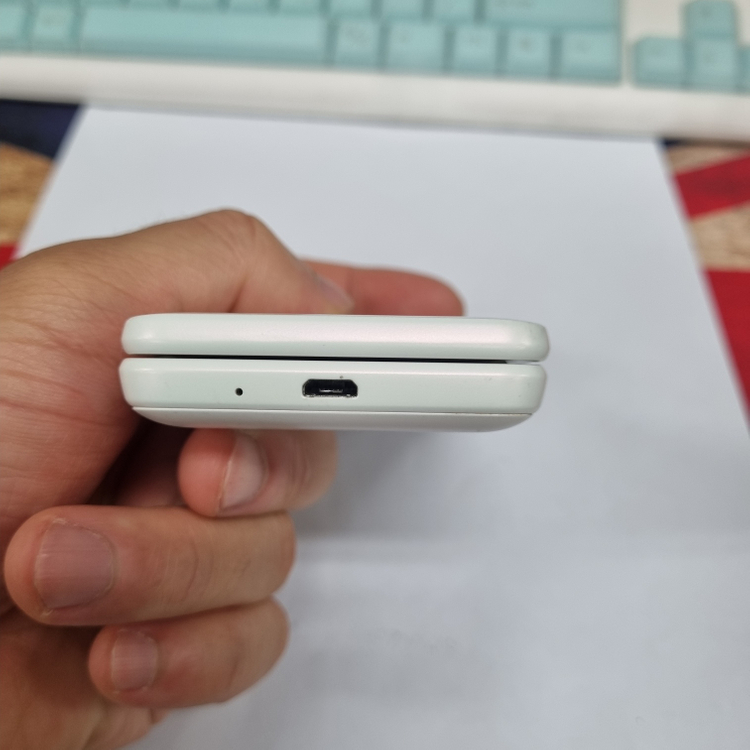 갤럭시폴더2 화이트 자급제 중고폰 공부폰 자녀폰 효도폰 어르신폰 공신폰 202734--4