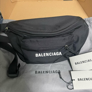 발렌시아가 벨트백 풀팩