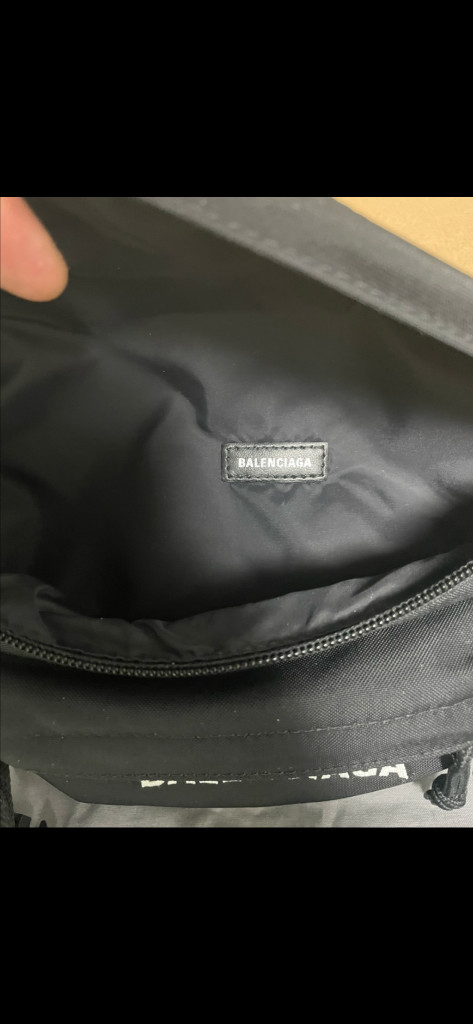 발렌시아가 벨트백 풀팩--1