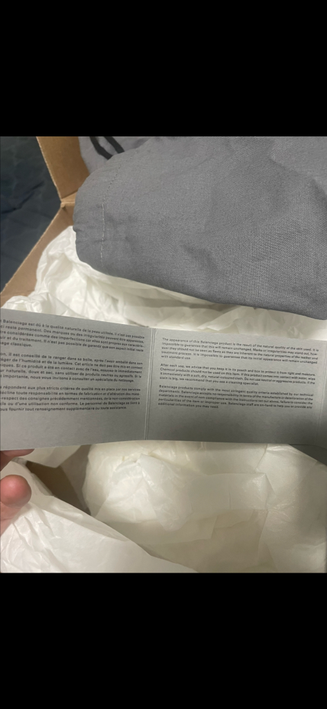 발렌시아가 벨트백 풀팩--3