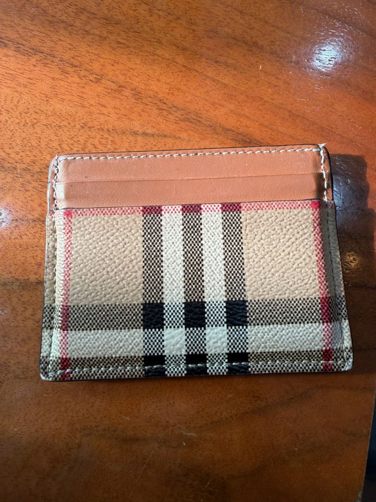 버버리 체크 카드지갑 이미지