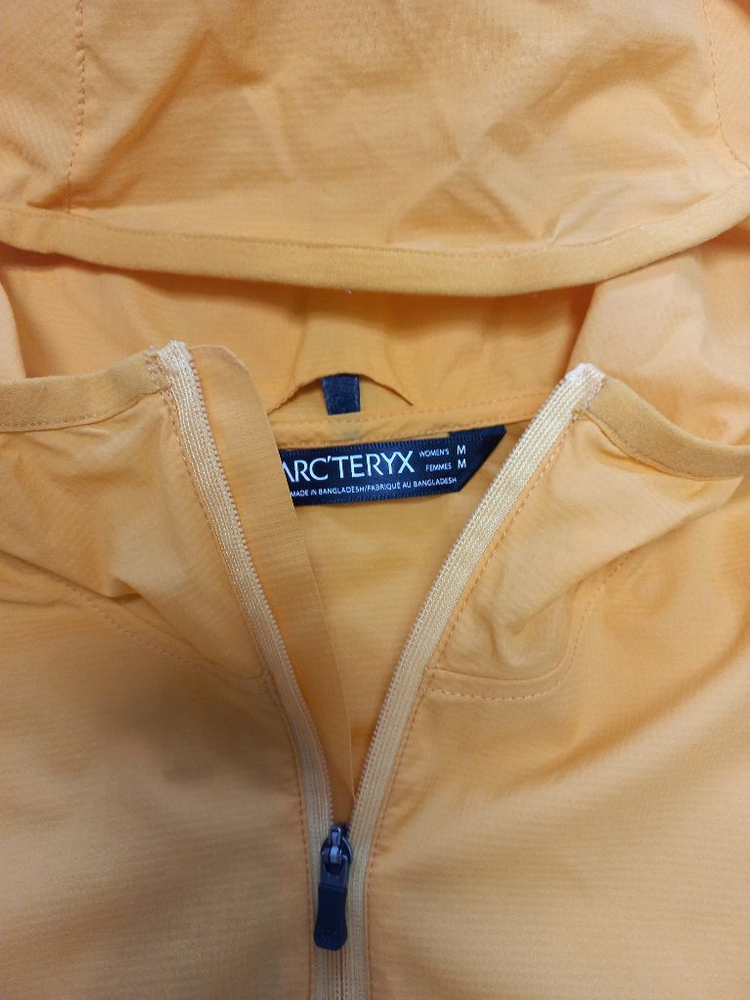 아크테릭스 바람막이 넬슨한글택 정품! 여자M사이즈55~66! 최상급!깨끗함! 이미지