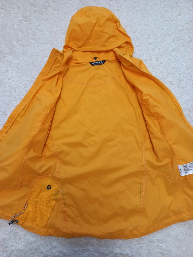 아크테릭스 바람막이 넬슨한글택 정품! 여자M사이즈55~66! 최상급!깨끗함! 이미지