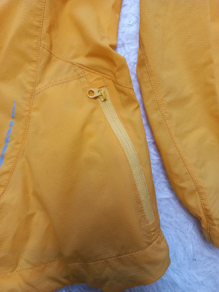 아크테릭스 바람막이 넬슨한글택 정품! 여자M사이즈55~66! 최상급!깨끗함! 이미지