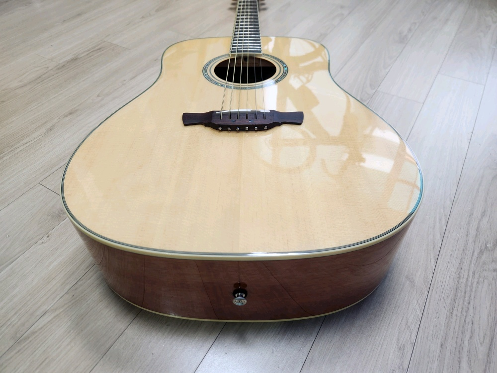 크래프터 통기타 판매 합니다.--3