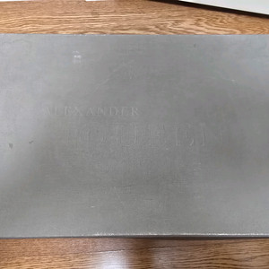 알렉산더 맥퀸 39사이즈 신품