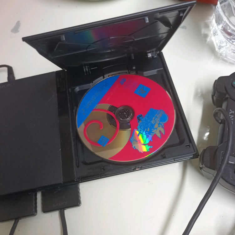 휴대용 게임기 본체 + 컨트롤러 2개 세트 이미지