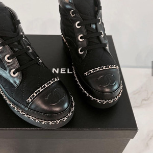 샤넬 체인 부츠