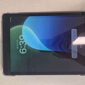 아이패드 8세대 32기가 와이파이 스페이스그레이 모델 팝니다 이미지