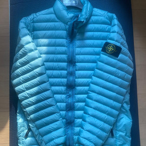 스톤아일랜드 경량패딩 23fw 판매합니다. 교환가능