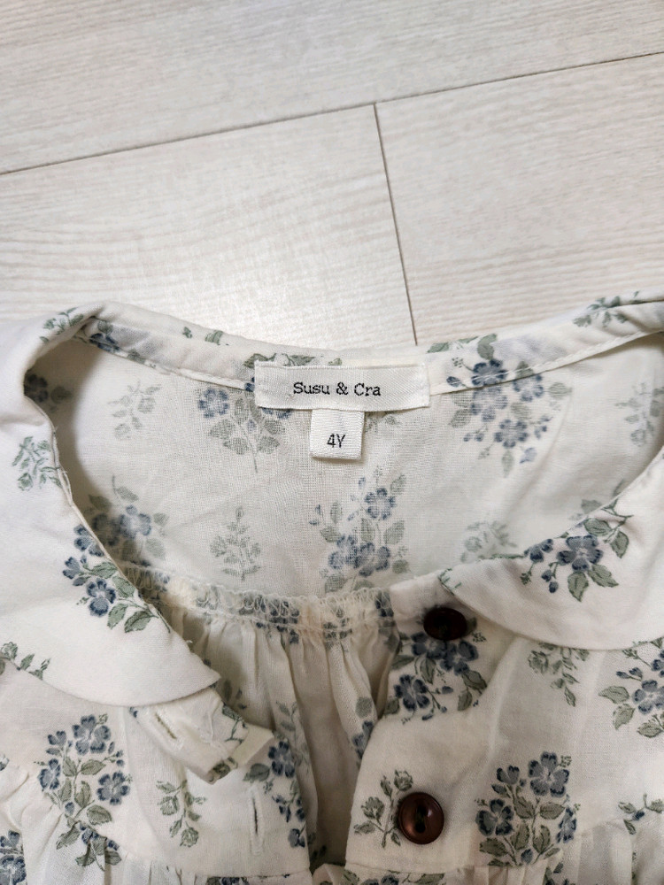 슈슈앤크라 블라우스 4y--1