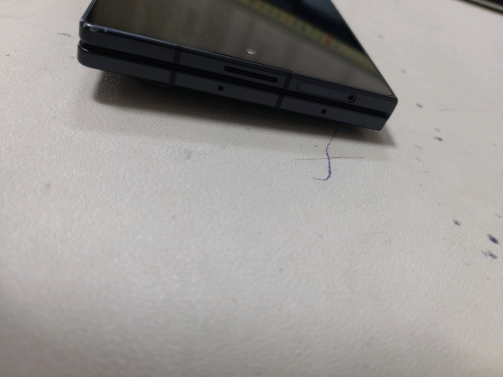 폴드7 512기가 As기간 많이 남아있습니다--5