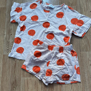 보보쇼즈 110사이즈 반팔반바지세트 팝니다 이미지