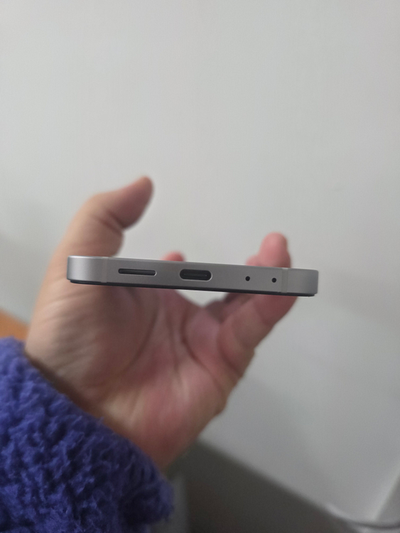 갤럭시 Z플립6 실버 256기가 A급 팝니다 이미지