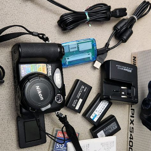 니콘 쿨픽스 5400 하이엔드 디카 팝니다. 빈티지디카