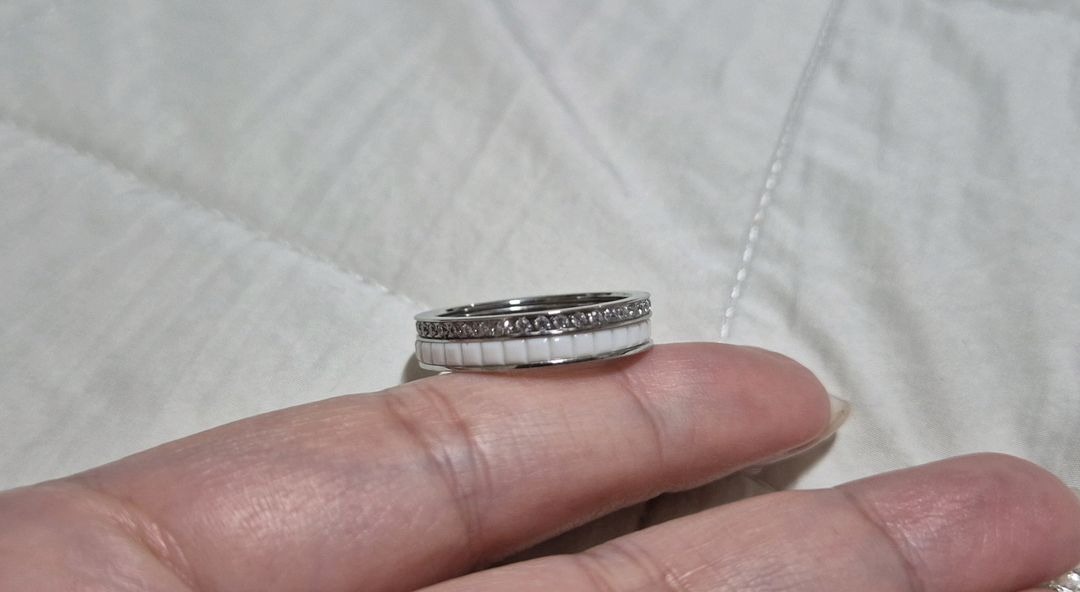 부쉐론 콰트로 더블 화이트 에디션 링 반지 팝니다--2