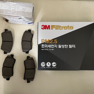 sm3네오 14년식 순정 브레이크 패드 앞(전륜) 및 에어컨 필터 이미지