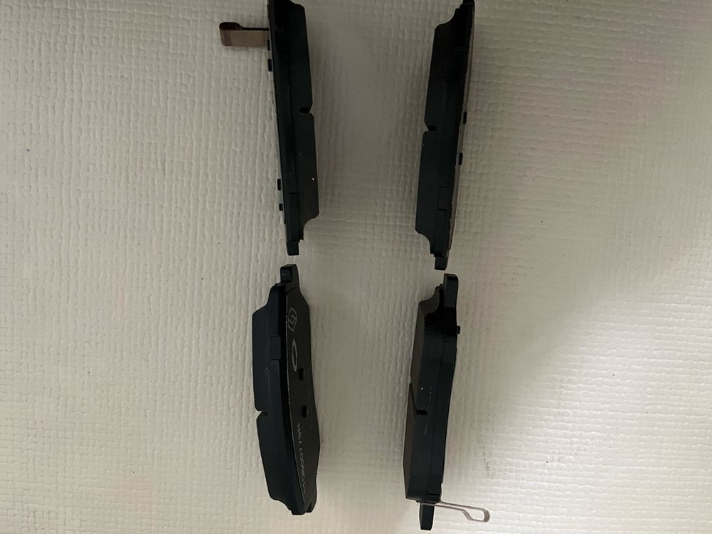 sm3네오 14년식 순정 브레이크 패드 앞(전륜) 및 에어컨 필터 이미지