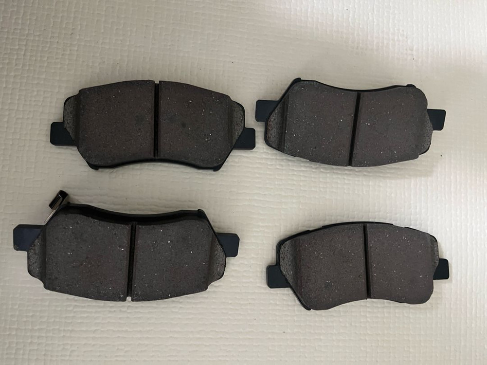 sm3네오 14년식 순정 브레이크 패드 앞(전륜) 및 에어컨 필터 이미지