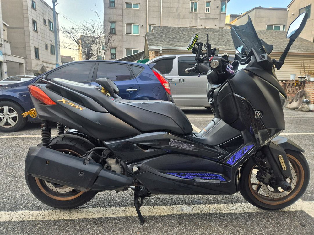 xmax300 21년식 이미지