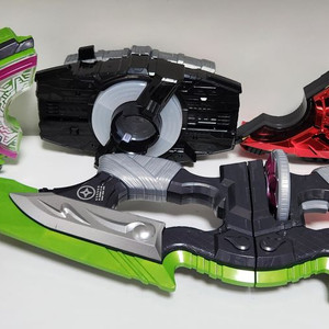 가면라이더 기츠 디자이어드라이버 판매합니다.