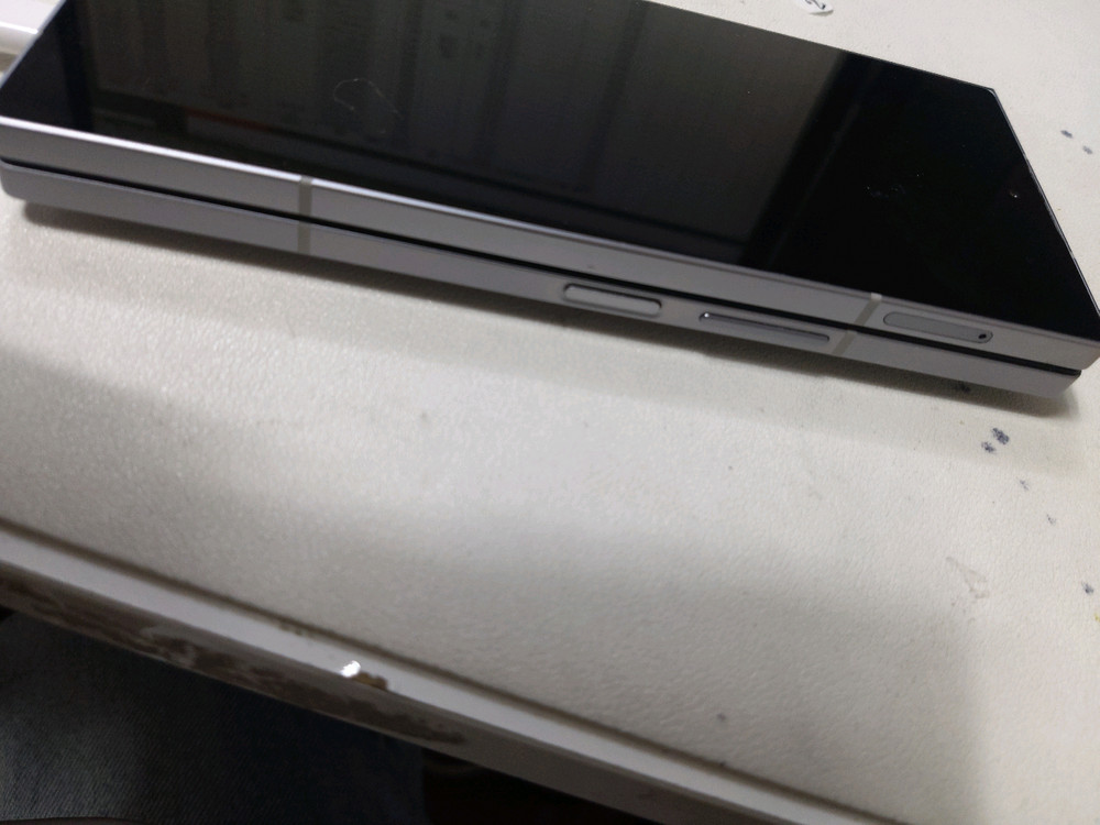 갤럭시폴드6 512G AS기간 남아있어요--4