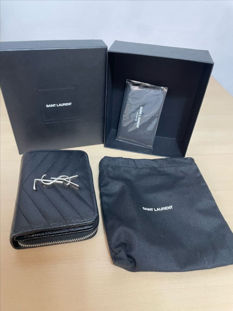 입생로랑 지갑--1