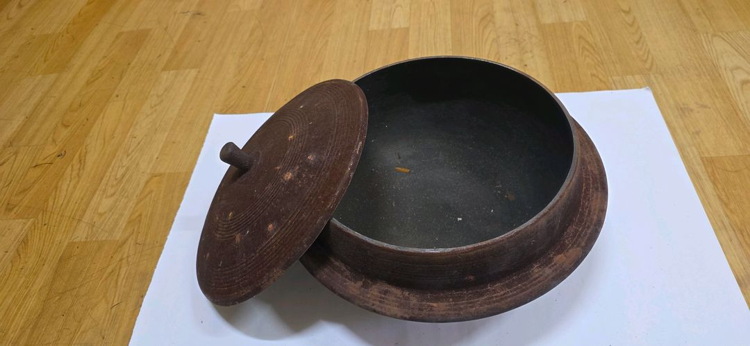 무쇠 가마솥 지름28센치 이미지