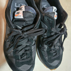 나이키 사카이 베이퍼와플 블랙 스니커즈 300