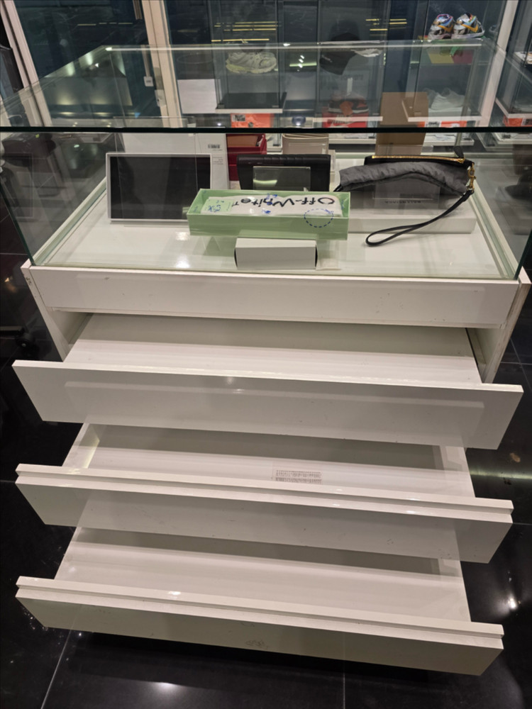 유리진열장--1