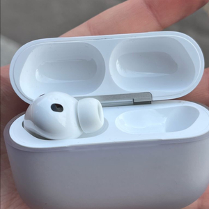 에어팟 프로 3 본체+왼쪽 유닛 이미지