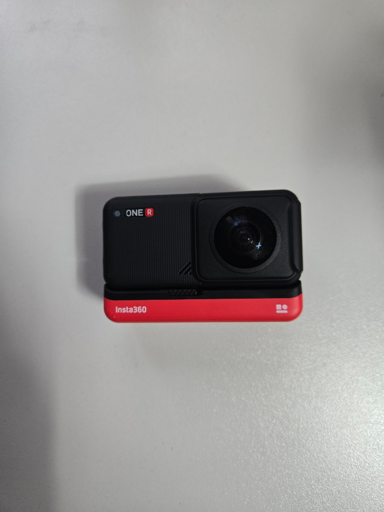 인스타 360 x3, one r, 차량용 전동식 석션컵 팝니다 이미지