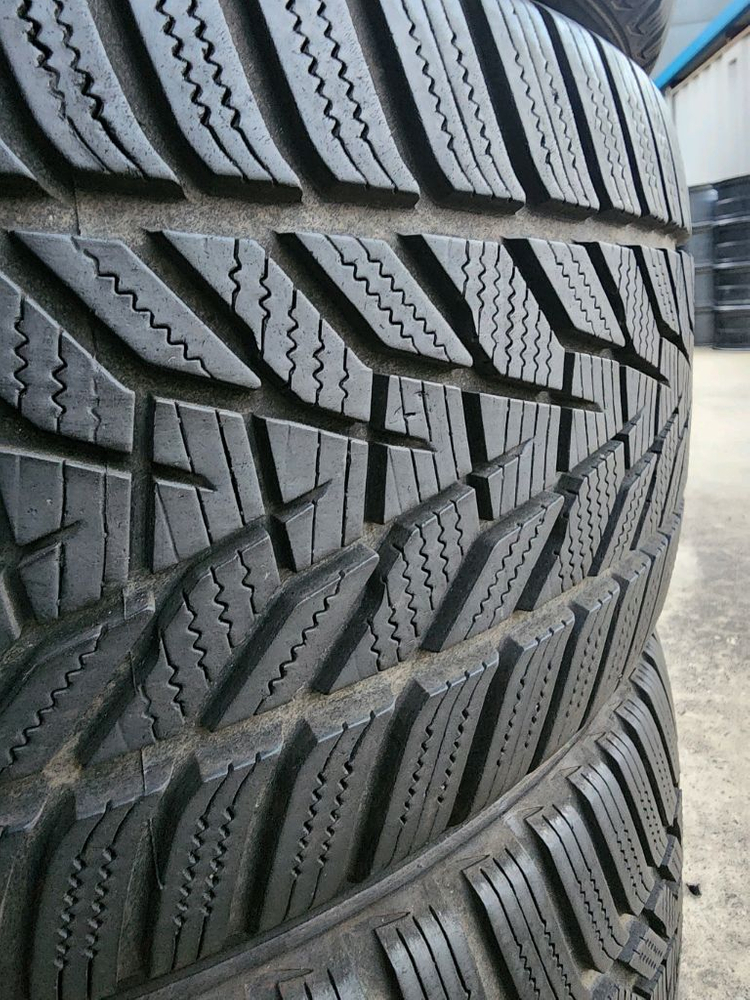 한국 윈터 아이셉트 에보3 245 45 18 윈터타이어--7