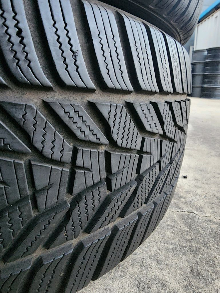 한국 윈터 아이셉트 에보3 245 45 18 윈터타이어--8