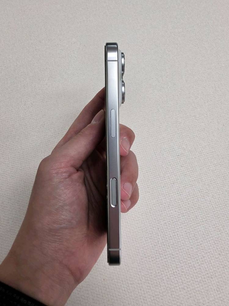 아이폰 16 프로 256gb--12