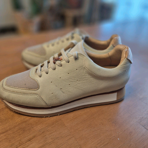 실착용2회 235-240(37) 페어즈인파리 스니커즈