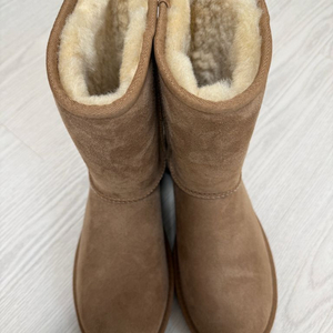 어그 남성 오버로크 스티치 숏 부츠 (클래식 숏) 팝니다