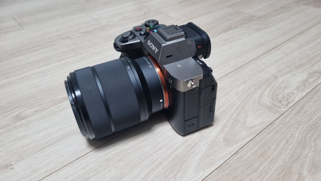 A7M4k(28-70렌즈포함)+소니메모리 256gb v60+샷건마이크+호환배터리 충전기세트 팝니다.--1