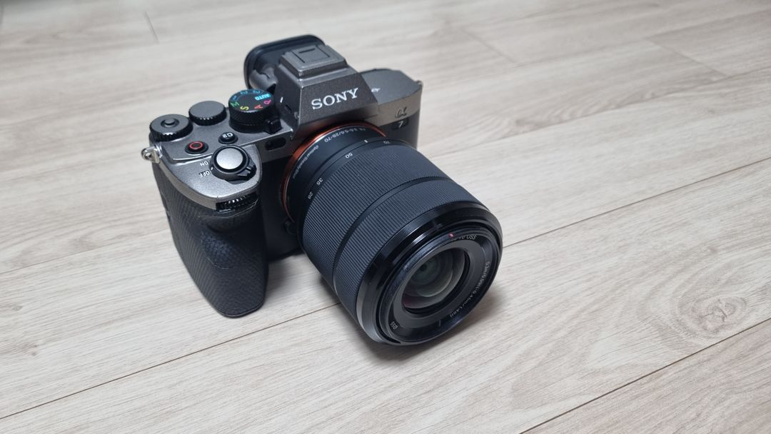 A7M4k(28-70렌즈포함)+소니메모리 256gb v60+샷건마이크+호환배터리 충전기세트 팝니다.--2