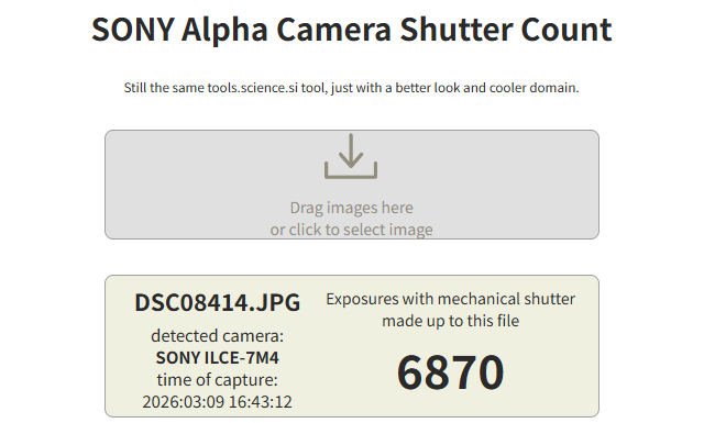 A7M4k(28-70렌즈포함)+소니메모리 256gb v60+샷건마이크+호환배터리 충전기세트 팝니다.--4
