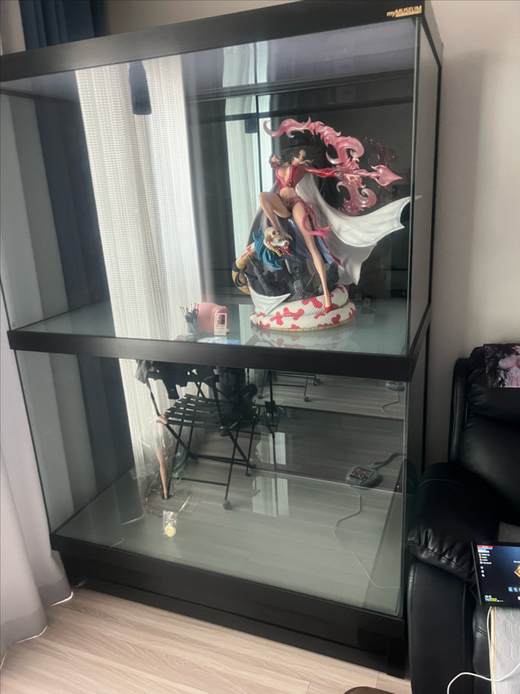 마이뮤지엄 7002스테츄 장식장 팔아요~--2