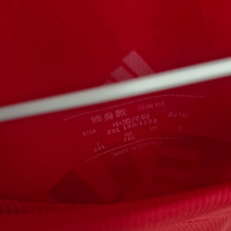 맨유 25-26시즌 축구 유니폼 19번 음뵈모 이미지