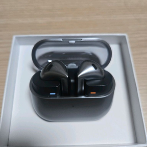 갤럭시 버즈3 실버 팝니다