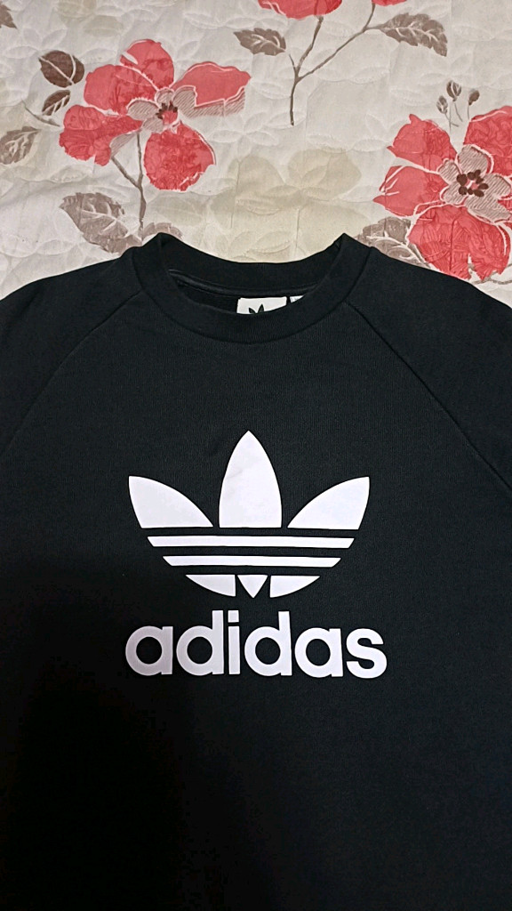 아디다스 맨투맨 95 가슴52 기장70 이미지