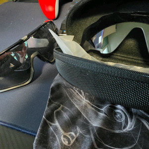 오클리 죠브레이커