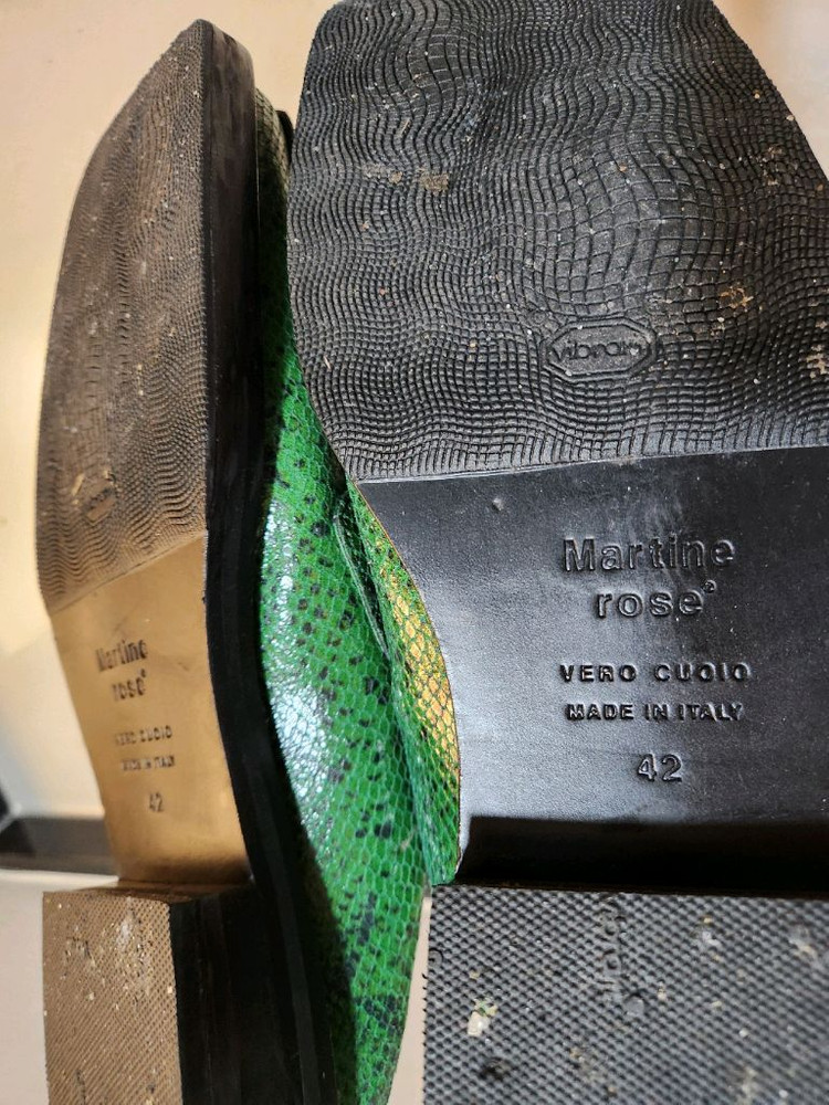 마틴로즈 그린 뱀피 뮬 유일매물 이미지