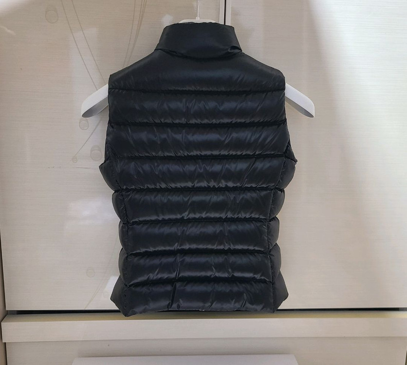 (새상품급)몽클레어 chany 패딩조끼(마지막 가격)가니하프롱패딩명품갸니구찌루이비통프라다스톤아일랜드에르메스로로피아나--6