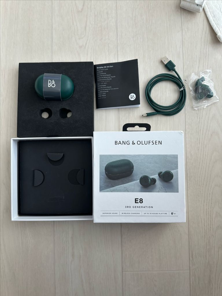 뱅앤올룹슨 베오플레이 E8 3.0--3