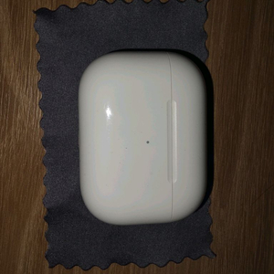 교환받은 애플 에어팟 프로2 C타입 팝니다. 이미지