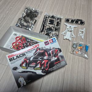 미니카 브로캔 자이언트 블랙 프리미엄